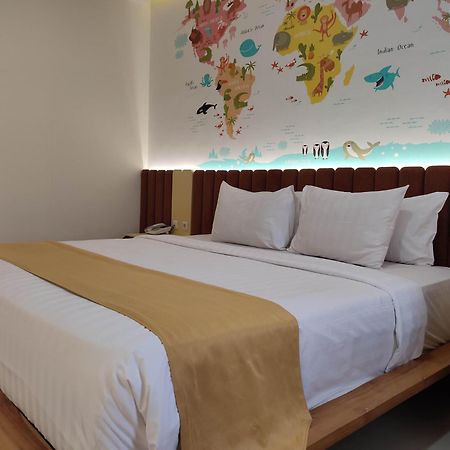 Luminor Hotel Banyuwangi By Wh Экстерьер фото