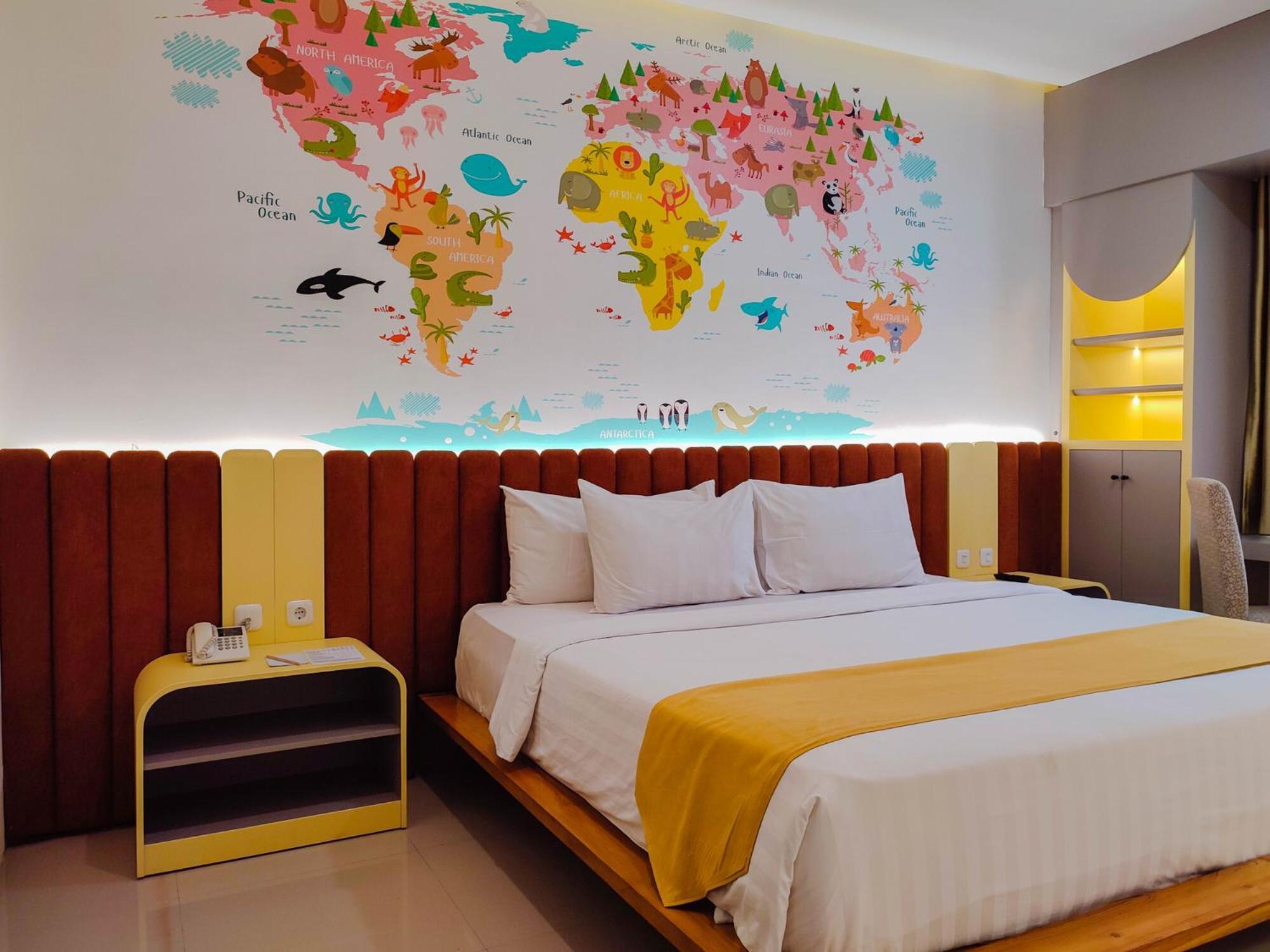Luminor Hotel Banyuwangi By Wh Экстерьер фото
