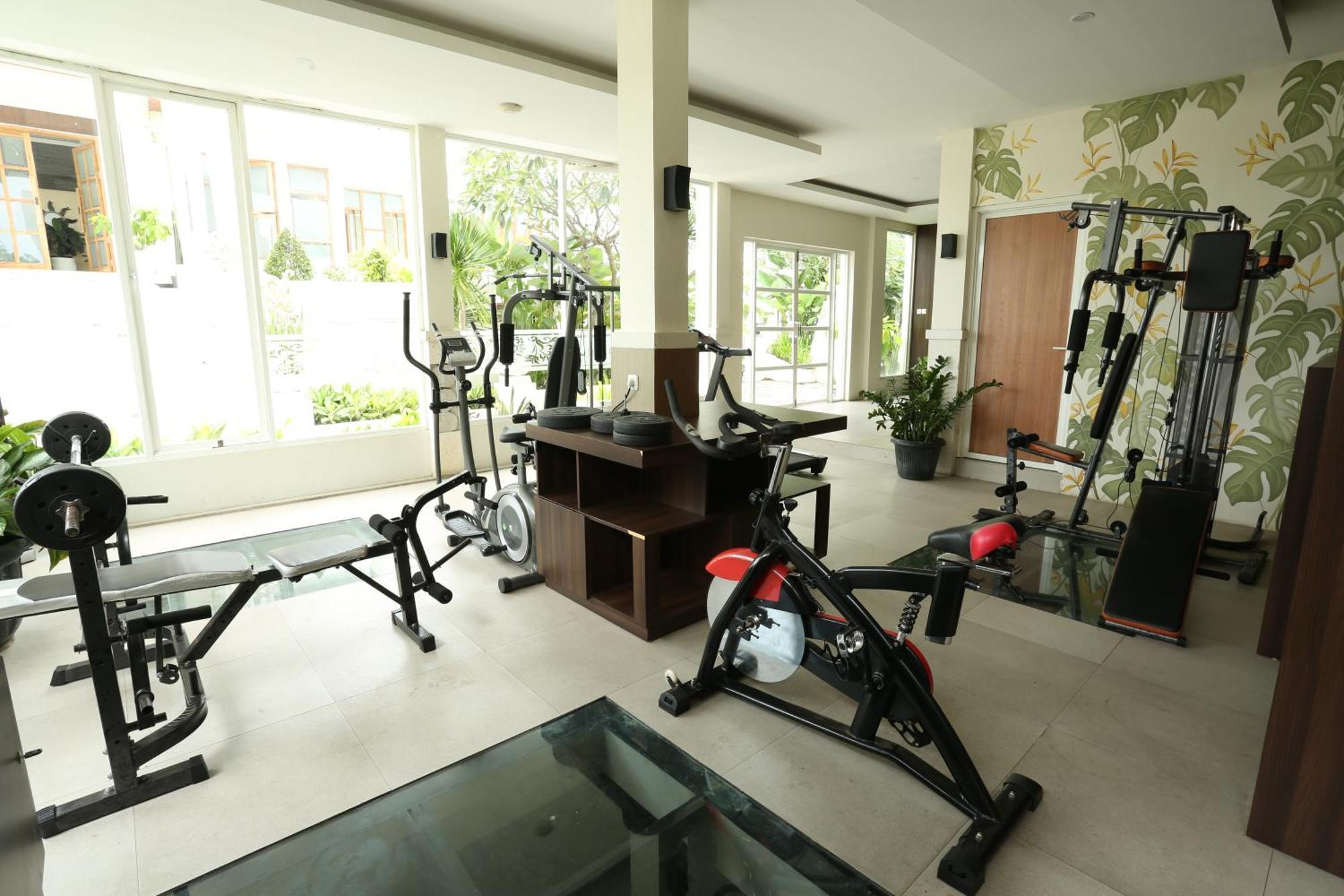 Luminor Hotel Banyuwangi By Wh Экстерьер фото
