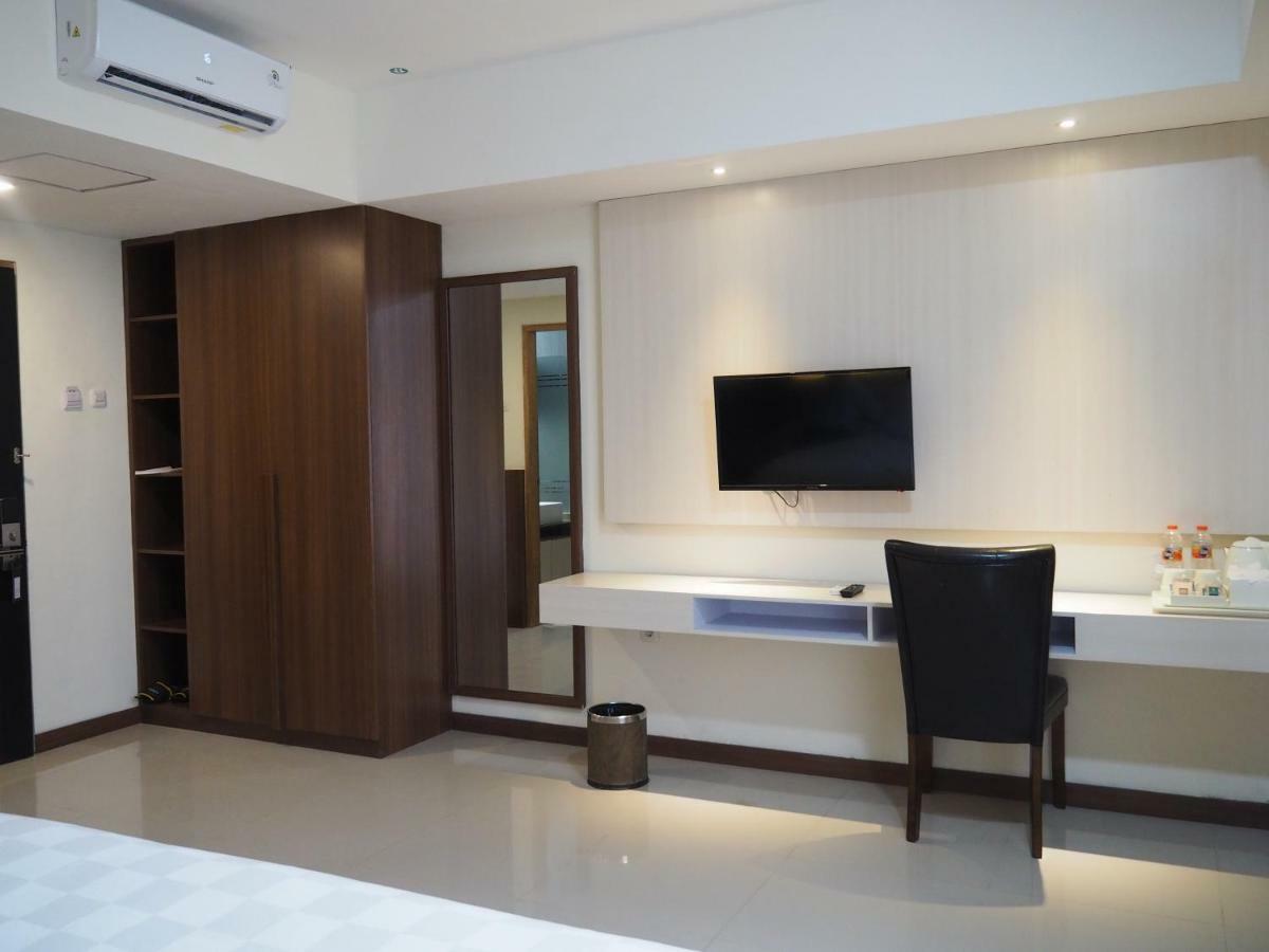 Luminor Hotel Banyuwangi By Wh Экстерьер фото