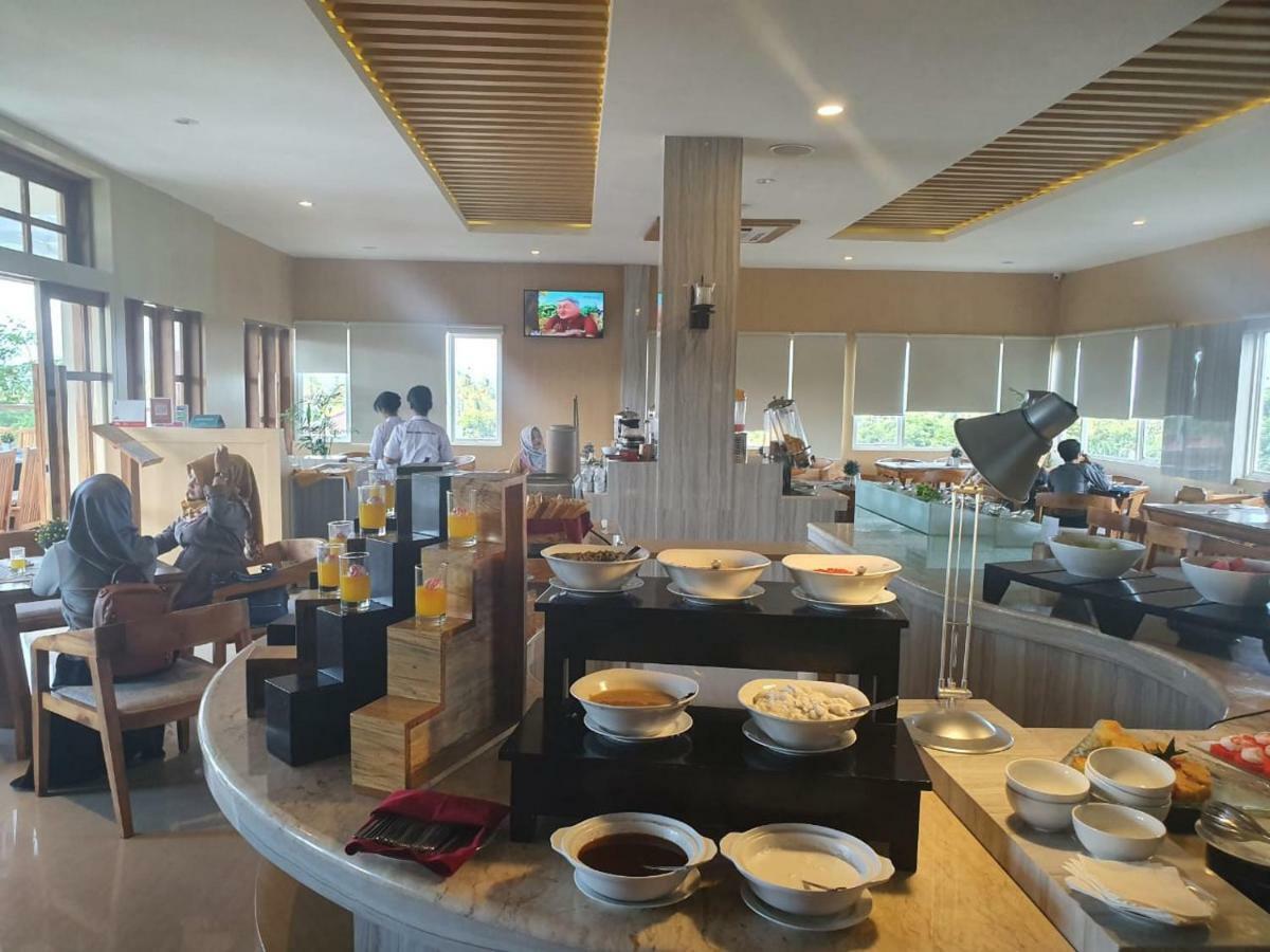 Luminor Hotel Banyuwangi By Wh Экстерьер фото
