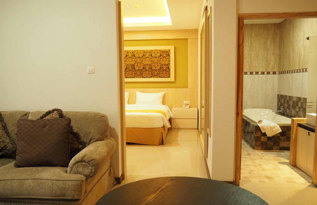 Luminor Hotel Banyuwangi By Wh Экстерьер фото