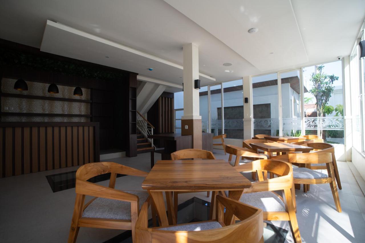 Luminor Hotel Banyuwangi By Wh Экстерьер фото