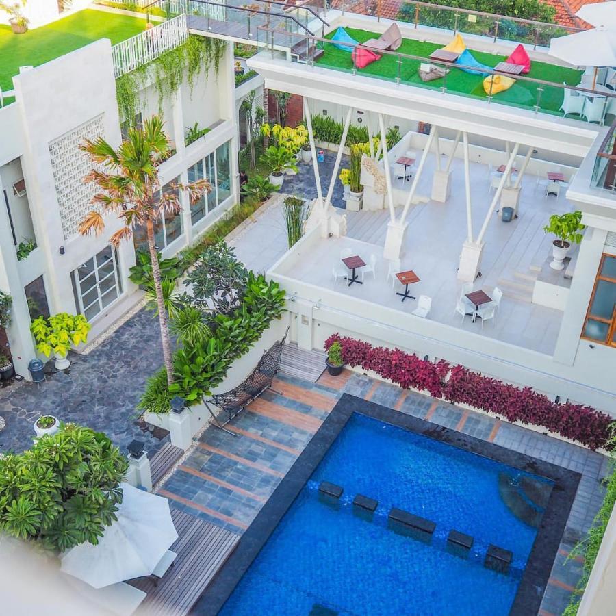 Luminor Hotel Banyuwangi By Wh Экстерьер фото
